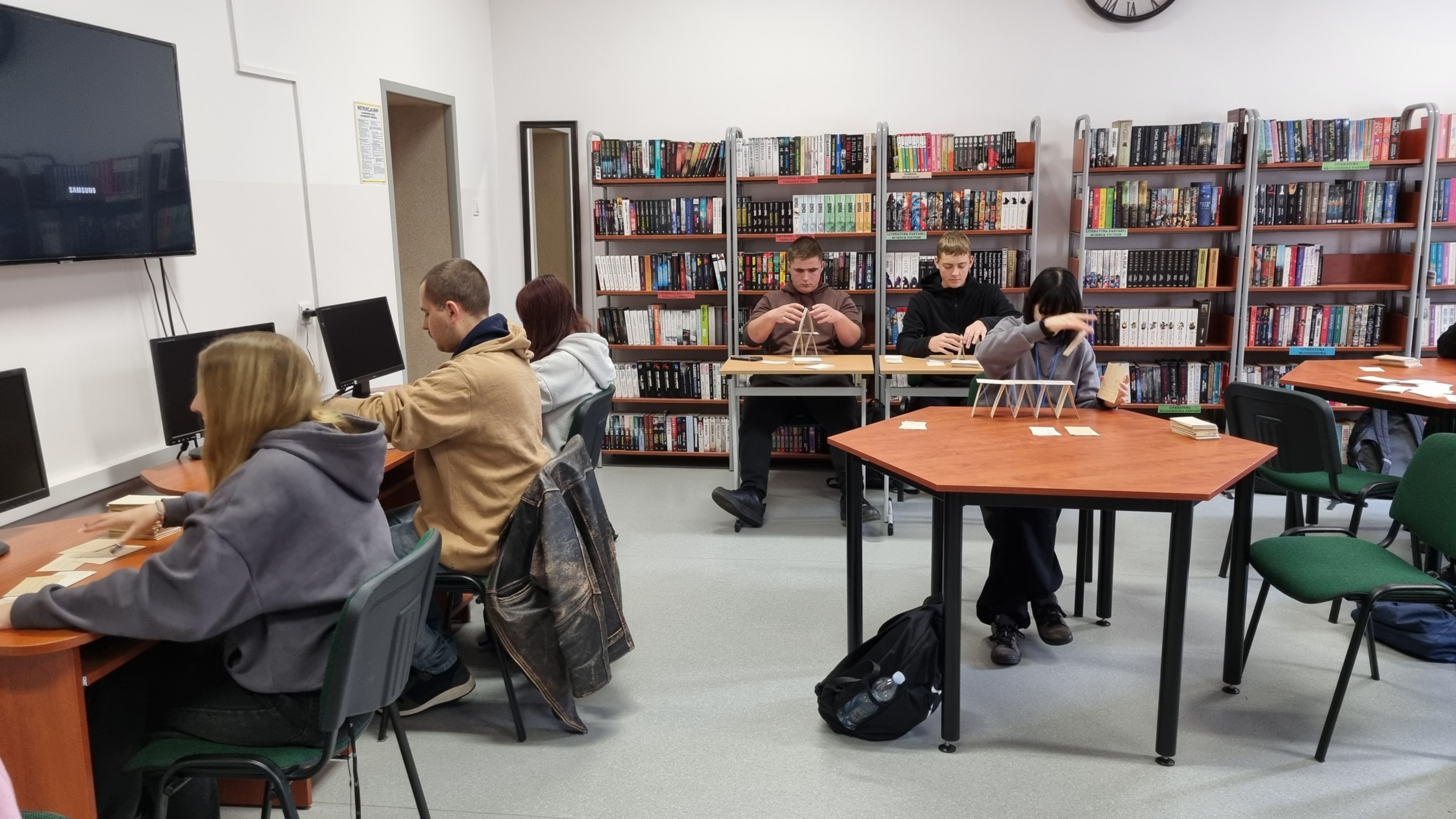  Dzieci przy komputerach