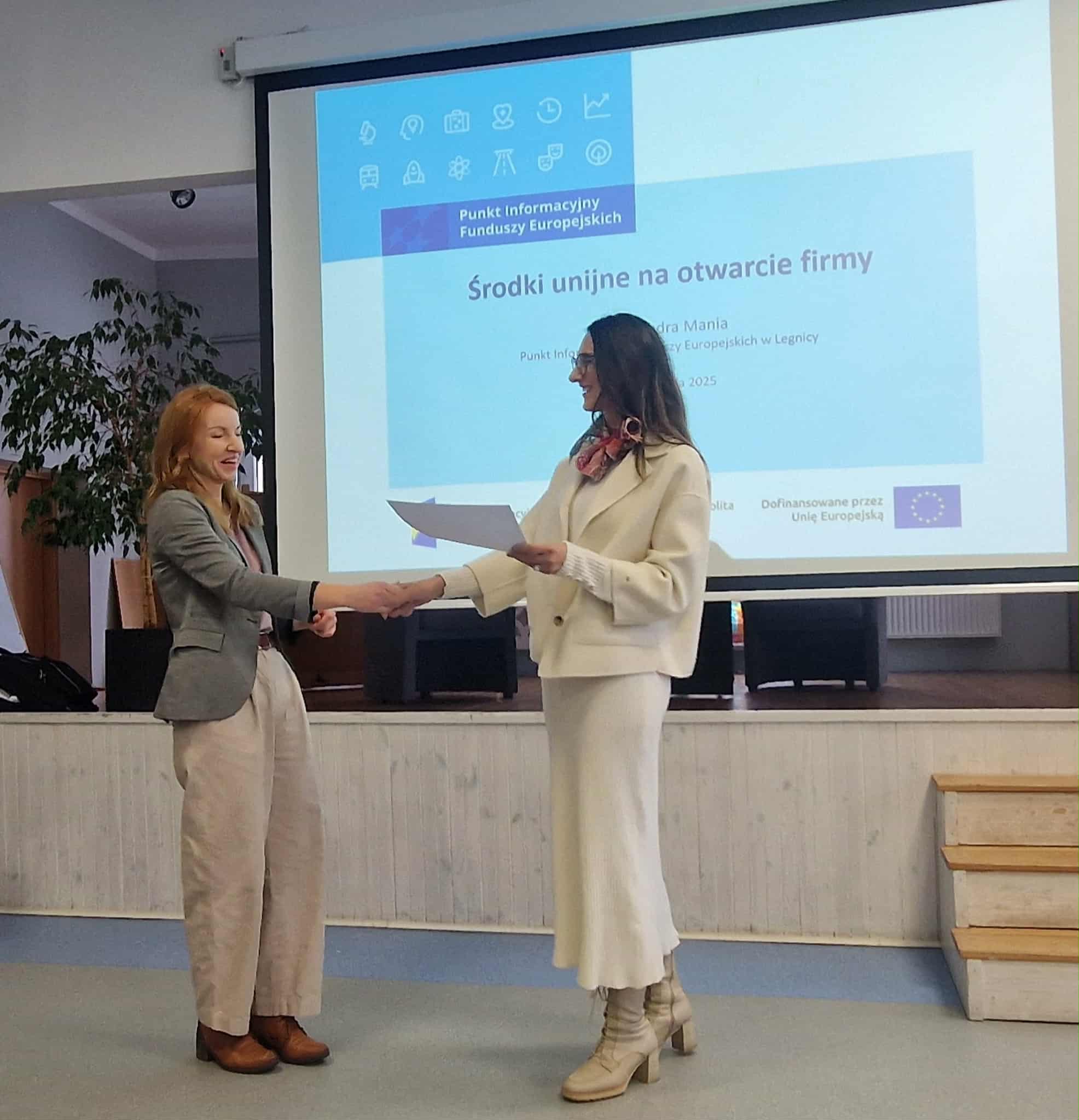  2 osoby i prezentacja